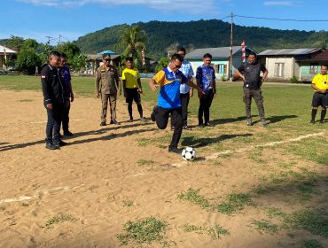 Bupati Kabupaten Kepulauan Anambas, Aneng, buka Open Turnamen Sepakbola Alim Sidi Cup 2026.