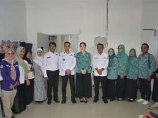 Foto bersama kegiatan pelayanan KB gratis bagi masyarakat Indonesia khususnya di Kabupaten Kepulauan Anambas. (Foto: ist)