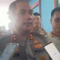 Kapolda Kepri, Irjen Pol. Asep Safrudin, S.I.K., M.H.,  didampingi Bupati Anambas, Aneng, saat diwawancara wartawan. (Foto: Bambang)