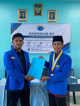 Mujrin yg pakai kopiah. (Foto: ist)