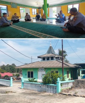 Panitia qurban bersama di Musholla Al Jihad Polsek Kundur. (Foto: Raja. J)