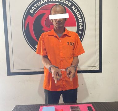 Tersangka tindak pidana penyalahgunaan narkotika jenis sabu. (Foto: ist)