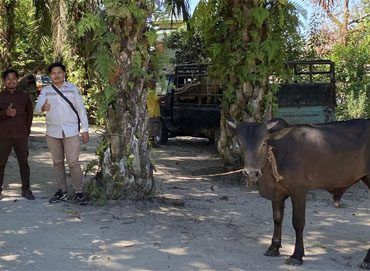 Salurkan bantuan hewan qurban kepada masyarakat. (Foto: ist)