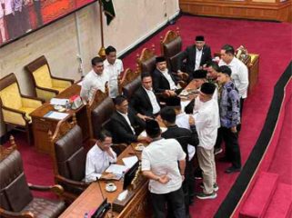 Rapat Paripurna dengan seluruh fraksi berkumpul setujui Pembahasan Perubahan Ranperda Persampahan. (Foto: ist)