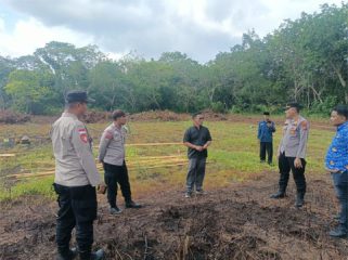 Pengecekan di lahan seluas 1 hektare di Jalan Karang Sari RT 03 RW 01 Dusun Karang Sari, Desa Kelebuk. (Foto: ist)