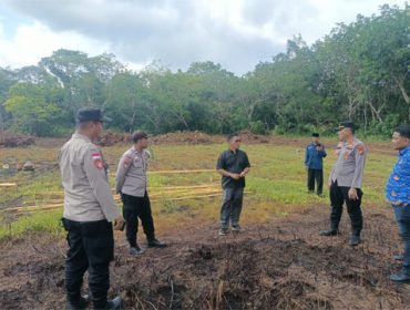 Pengecekan di lahan seluas 1 hektare di Jalan Karang Sari RT 03 RW 01 Dusun Karang Sari, Desa Kelebuk. (Foto: ist)