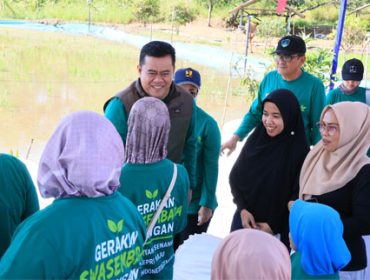 Tanam Bersama dalam rangka Pilot Project Pengembangan dan Pengelolaan Daerah Irigasi Bintan Buyu. (Foto: ist)