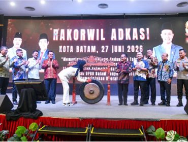 Dimulai Pemukulan gong dibukaanya kegiatan Rakorwil ADKASI. 