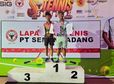 Oemar Syareeq Hibrizi dan Barra Khaleev Abbasy, dua atlet tenis junior asal Kabupaten Siak. (Foto: ist)