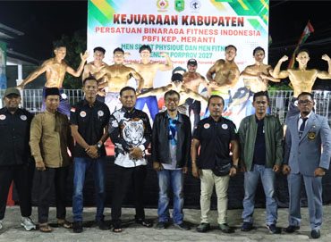 Foto bersama Kejurkab Men Fitness PBFI Kabupaten Kepulauan Meranti Tahun 2026. (Foto: ist)