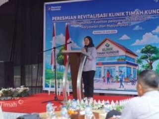 Ratih Mayasari, Direktur SDM PT Timah beri sambutan peresmian klinik PT Timah Kundur. (Foto: PT Timah)