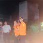 Tim gabungan bersama keluarga dan masyarakat setempat  mencari Kamisah. (Foto: ist)
