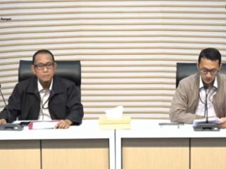 KPK saat jumpa pers terkait OTT Bupati Kuansing Suhardiman Amby. (Foto: net)