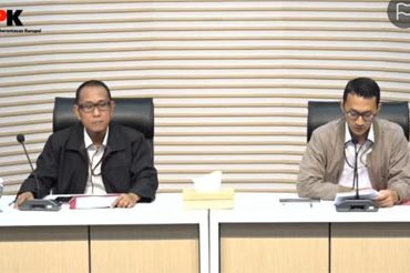 KPK saat jumpa pers terkait OTT Bupati Kuansing Suhardiman Amby. (Foto: net)