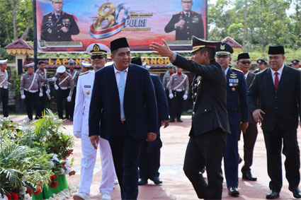 Bupati Bintan didampingi Sekretaris Daerah Kabupaten Bintan menghadiri Upacara Hari Bhayangkara ke-80 Tahun 2026. (Foto: ist) 