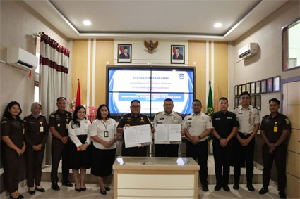 Penandatanganan PKS Kantor Imigrasi Kelas II TPI Selatpanjang bersama Kejaksaan Negeri Kepulauan Meranti. (Foto: ist)