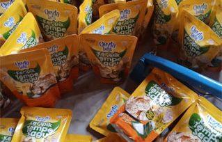 Kerupuk tempe sagu di Desa Kundur, Kecamatan Tebingtinggi Barat.