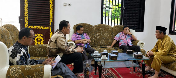 Kunjungan Fakultas Hukum Universitas Islam Riau ke LAMR. (Foto: ist)