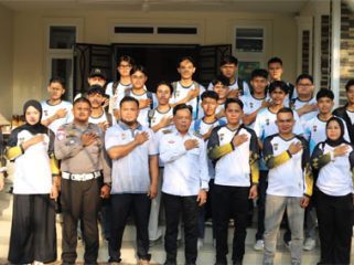 Foto bersama pelepas Kontingen E-Sport Meranti. (Foto: ist)