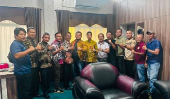 Foto bersama selesai pertemuan dan rapat koordinasi bersama Sekda. (Foto: ist)