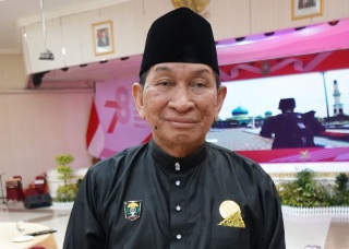 Datuk Seri Marjohan Yusuf. 