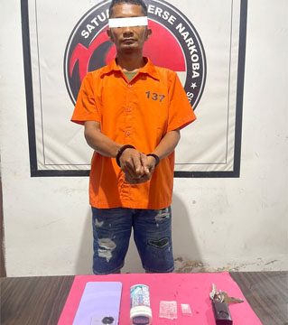 Tersangka kasus tindak pidana narkotika jenis sabu. (Foto: ist)