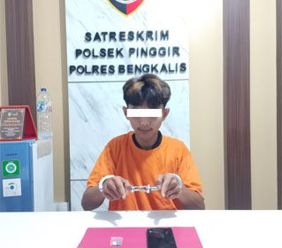 Tersangka tindak pidana penyalahgunaan narkotika jenis pil ekstasi. (Foto: ist)