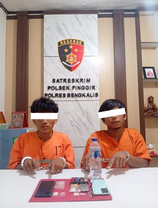 Dua tersangka kasus tindak pidana narkotika jenis sabu. (Foto: ist)