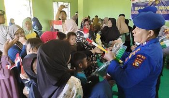 Polda Riau melalaui Ditpolairud menggelar Sambang Nusa dan Peduli Ekonomi Masyarakat Pesisir di Kabupaten Rohil