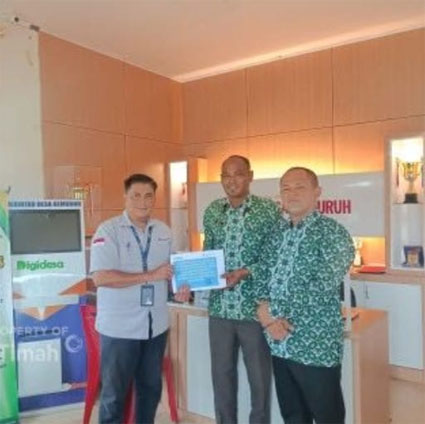 PT Timah TBK serahkan bantuan dana. (Foto: Humas PT Timah)