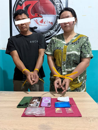 Dini Hari, Polres Bengkalis Gerebek Rumah di Bathin Solapan, Pelaku dan 5,25 Gram Ekstasi Diamankan