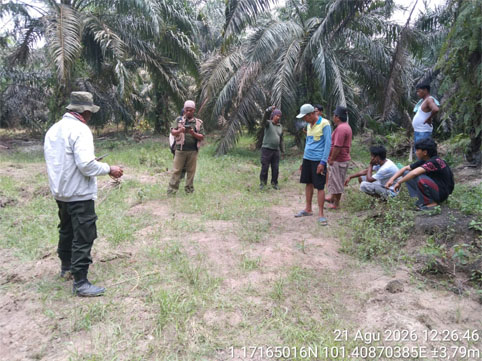 Warga berkumpul untuk penjagaan dan upaya pengusiran kawanan gajah. (Foto: ist)