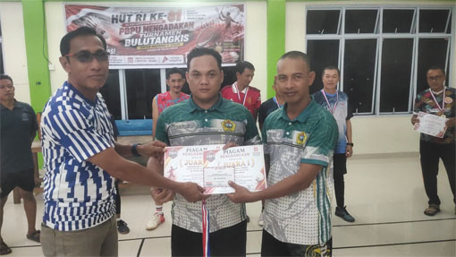 Pertandingan Bulu Tangkis Antar Instansi, Ormas, Club, Secara Resmi Ditutup Sekcam Ungar