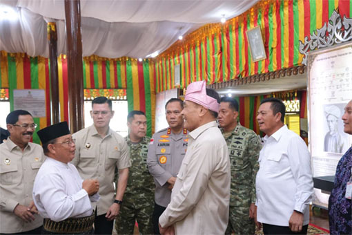 Kapolda Kepri Irjen Pol. Asep Safrudin, S.I.K., M.H., damping kunjungan Menko Polkam RI Jenderal TNI (Purn.) Djamari Chaniago ke Pulau Penyengat, Tanjungpinang. (Foto: ist)