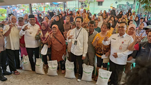 Perum Bulog Cabang Tanjungpinang salurkan bantuan pangan cadangan beras pemerintah. (Foto: ist)