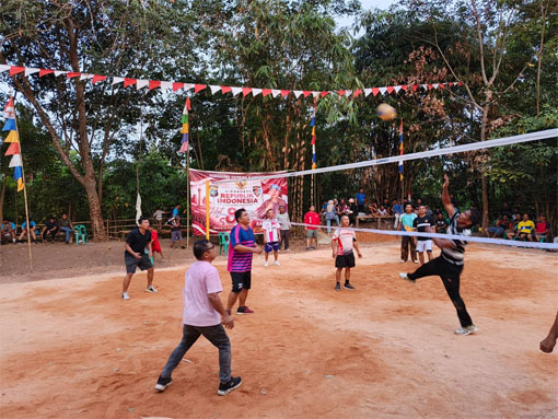 Turnamen Voli Kabid Propam Polda Kepri di Kampung Tua Kampung Tengah. (Foto: ist)