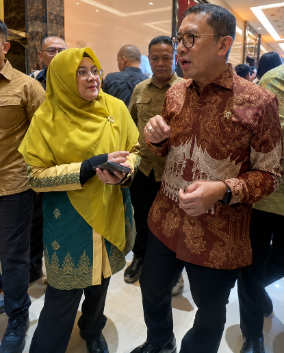 Bupati Siak Afni Zulkifli dan Menteri Kebudayaan Fadli Zon. (Foto: ist)