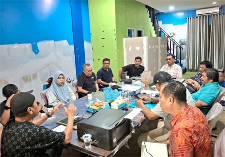 Doa bersama kepada lima wartawan yang hilang saat meliput erupsi Gunung Anak Krakatau. (Foto: PWI Kepri)