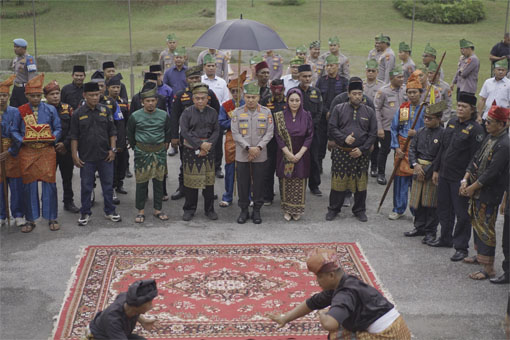 Tinggalkan Jabatan Kapolda Riau, Herry Hermawan Bawa Persaudaraan dan Pesan Jaga Alam