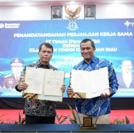 Penandatanganan perjanjian kerja sama antara PT Timah dengan Kejaksaan Tinggi Kepri. (Foto: Humas PT Timah)