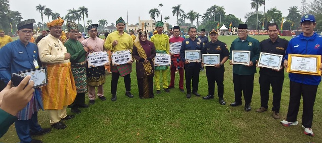 HUT Siak 2026, Pemkab Serahkan Rp299,95 Juta untuk Atlet dan Pelatih Berprestasi