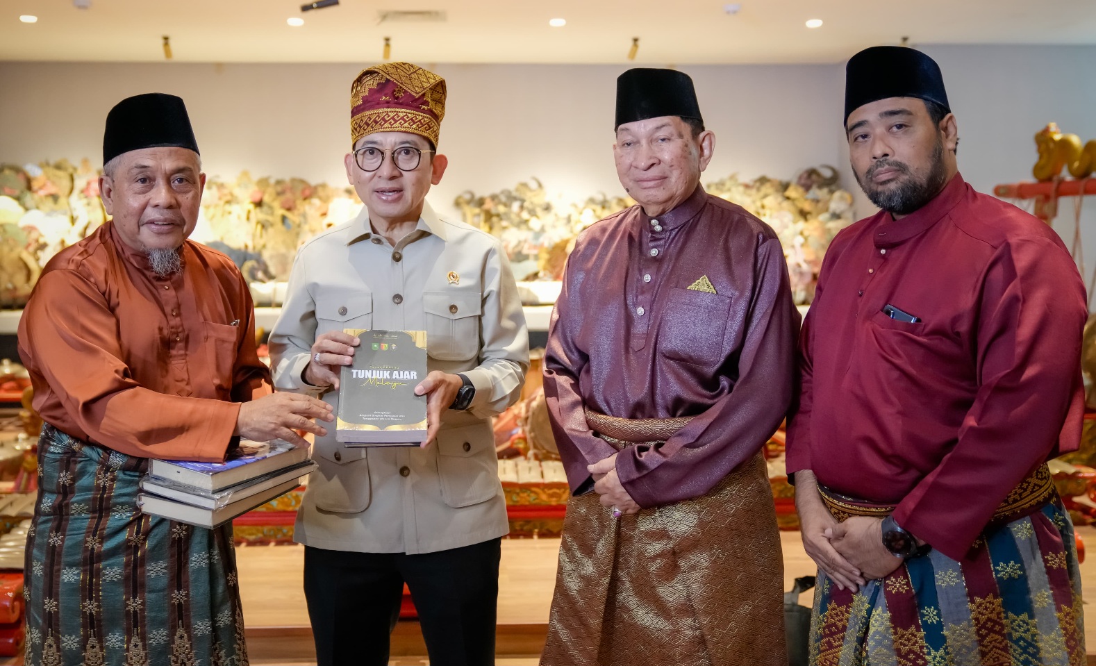 Menteri Kebudayaan RI Fadli Zon Hadiri Arak-arakan HKN di Riau Pagi Ini