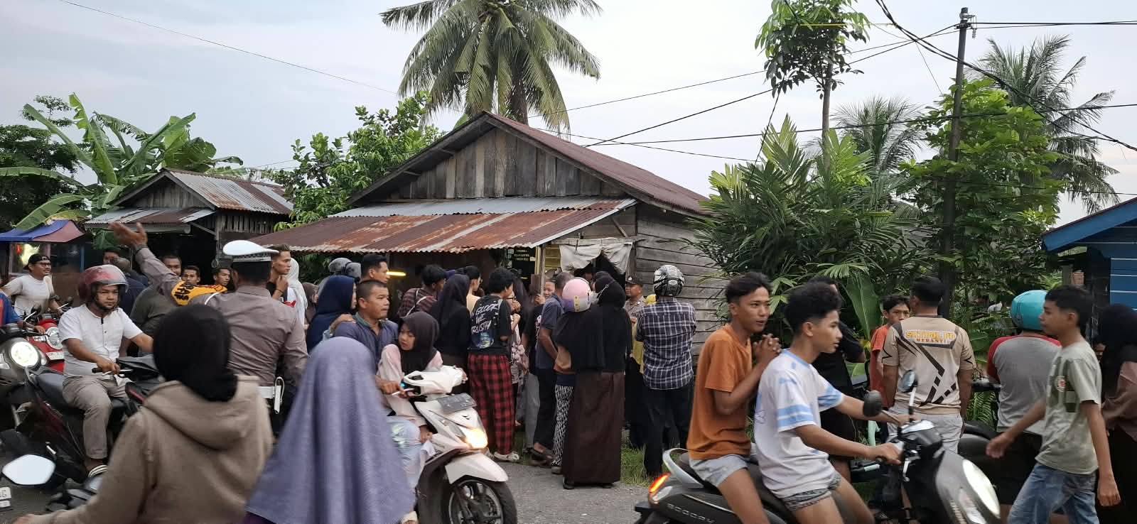 Foto : Suasana dilokasi kejadian,(foto Istimewa).