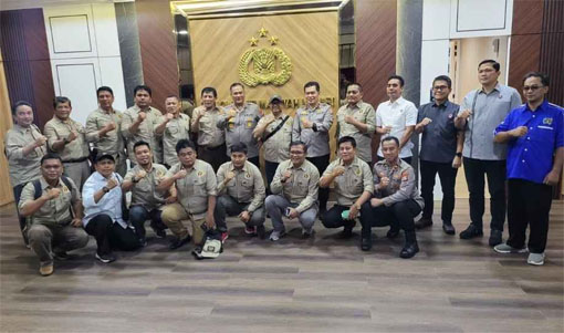Foto bersama Pengurus PWI kepri bersama Irjen Pol. Asep Safrudin, S.I.K., M.H. (Foto: ist)